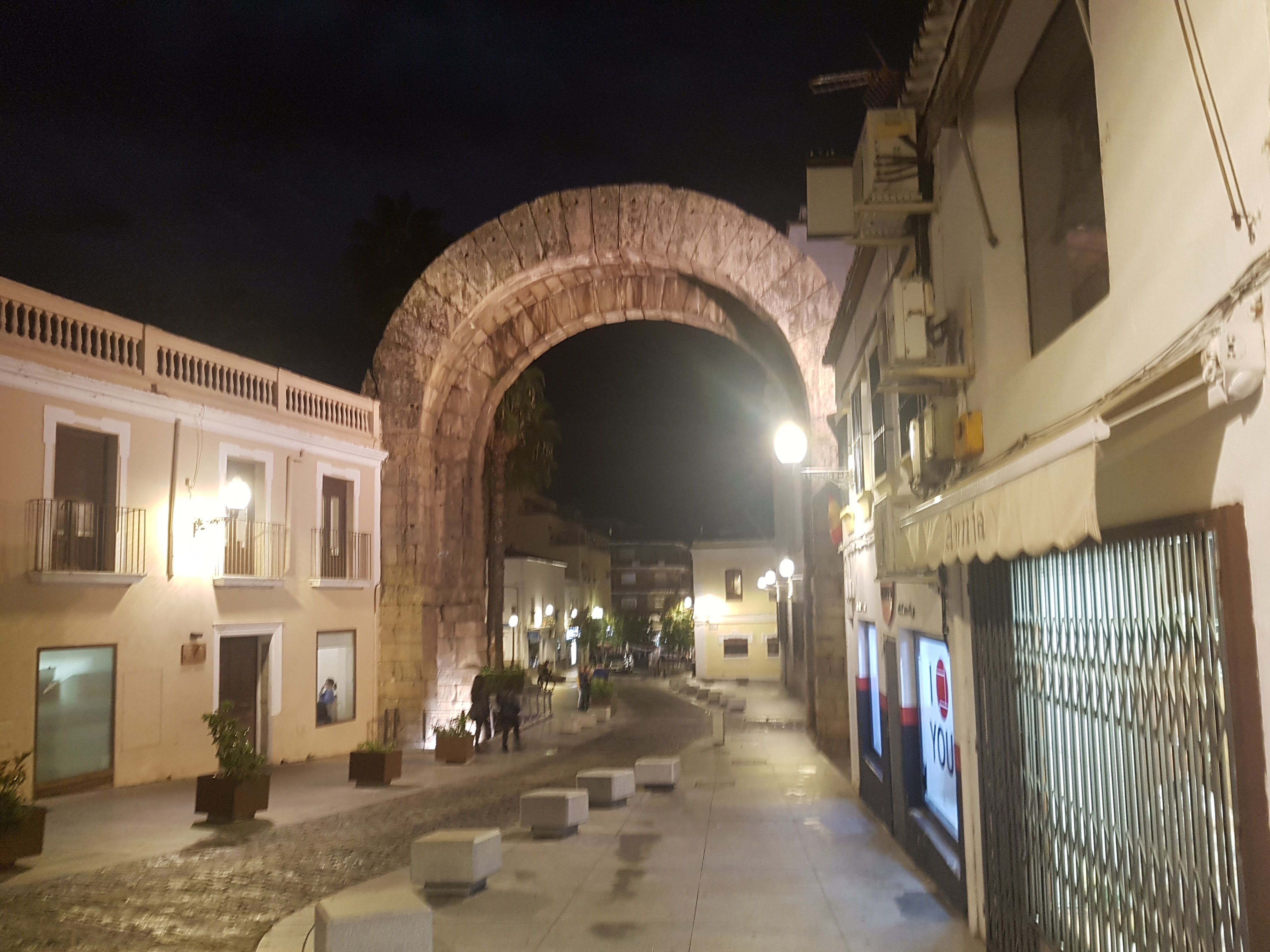 Arco de Trajano en Mérida, muy cerca La Tahona