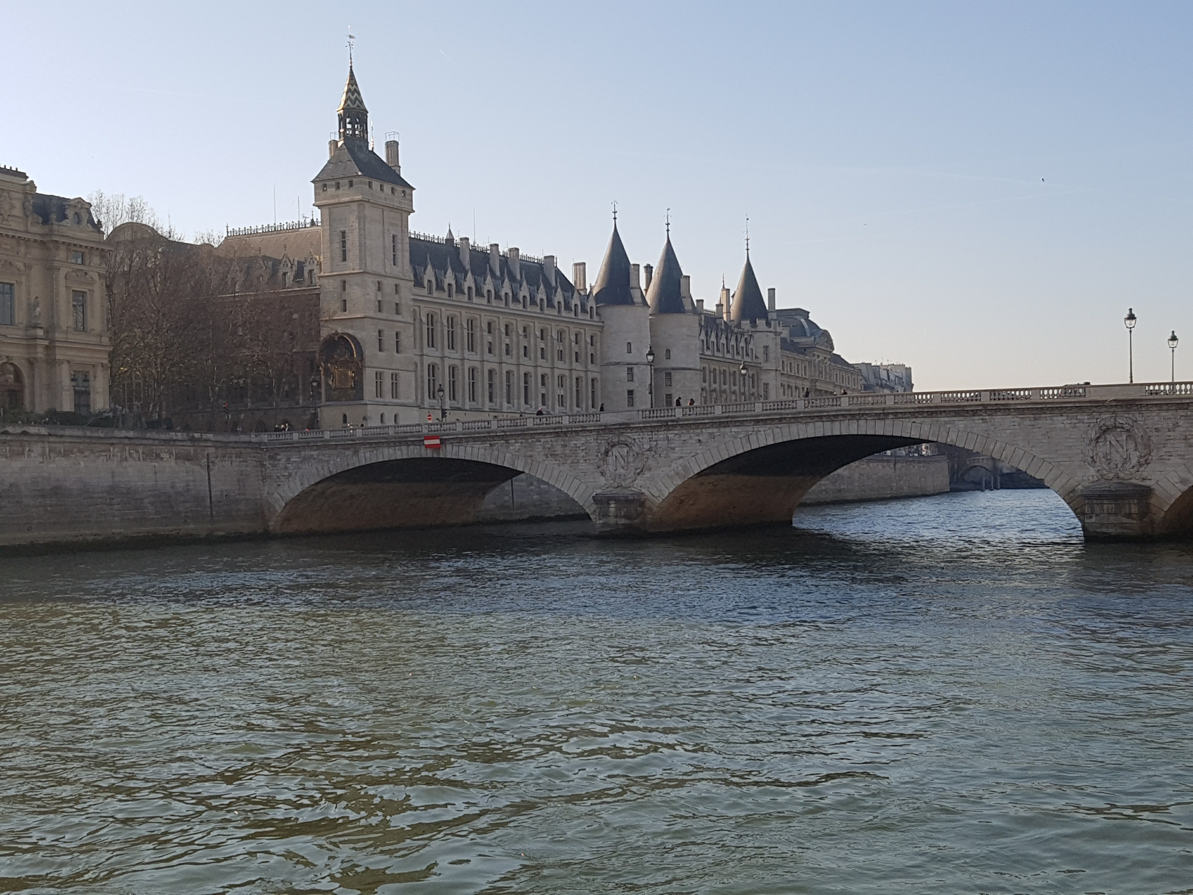 Los Puentes, como un hilo, hilvanando las orillas del Sena